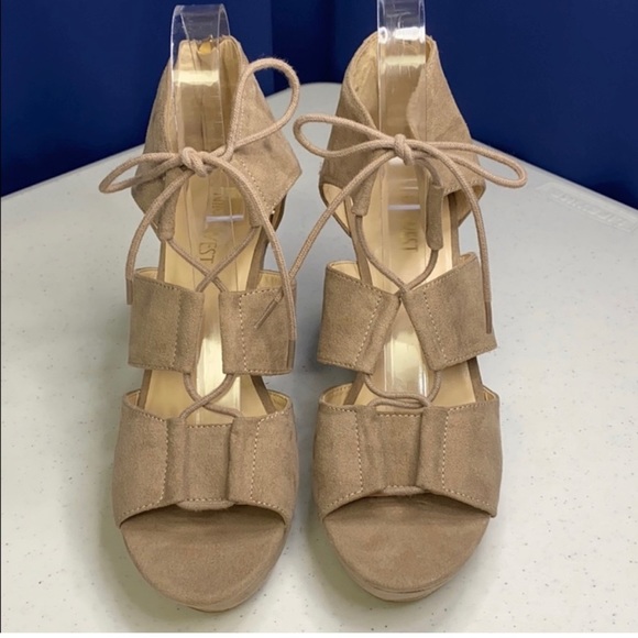 Nine West High Heel Wedge - Picture 2 of 9